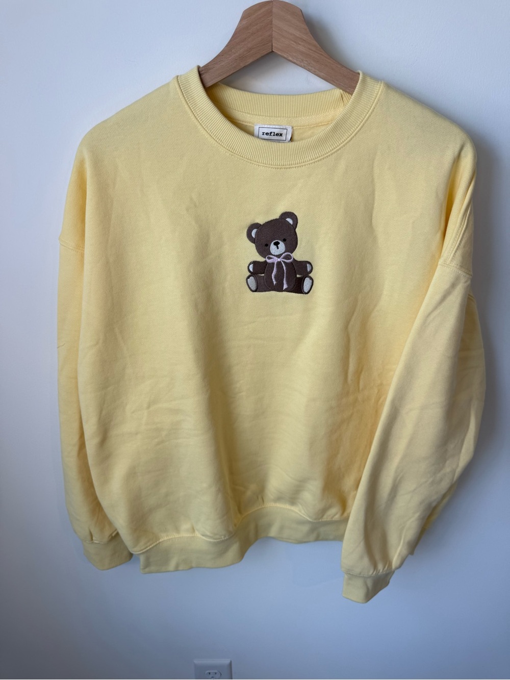 Reflex NWT Pale Yellow Crewneck with Brown Teddy Embroidered Patch | L